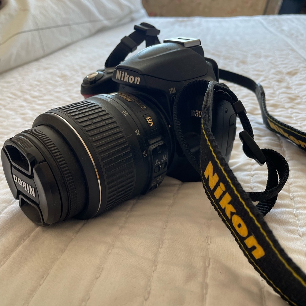 Nikon D3000 camera